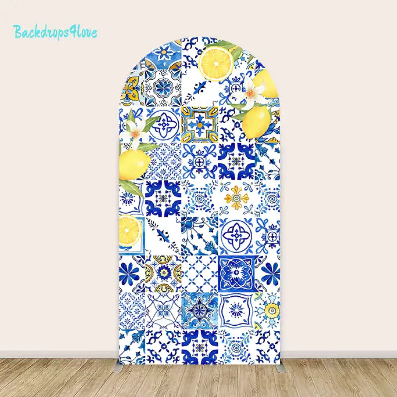 Lemon and blue mosaic design on the right arch panel.